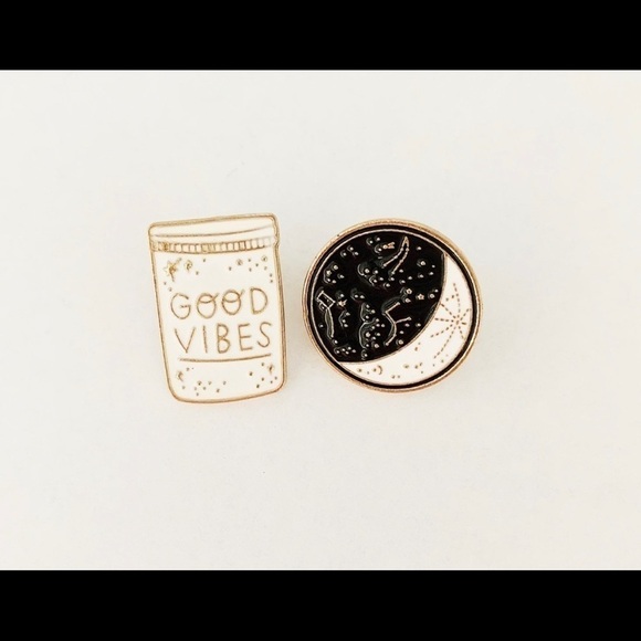 Good Vibes Celestial Moon Pin Bundle - Picture 1 of 1